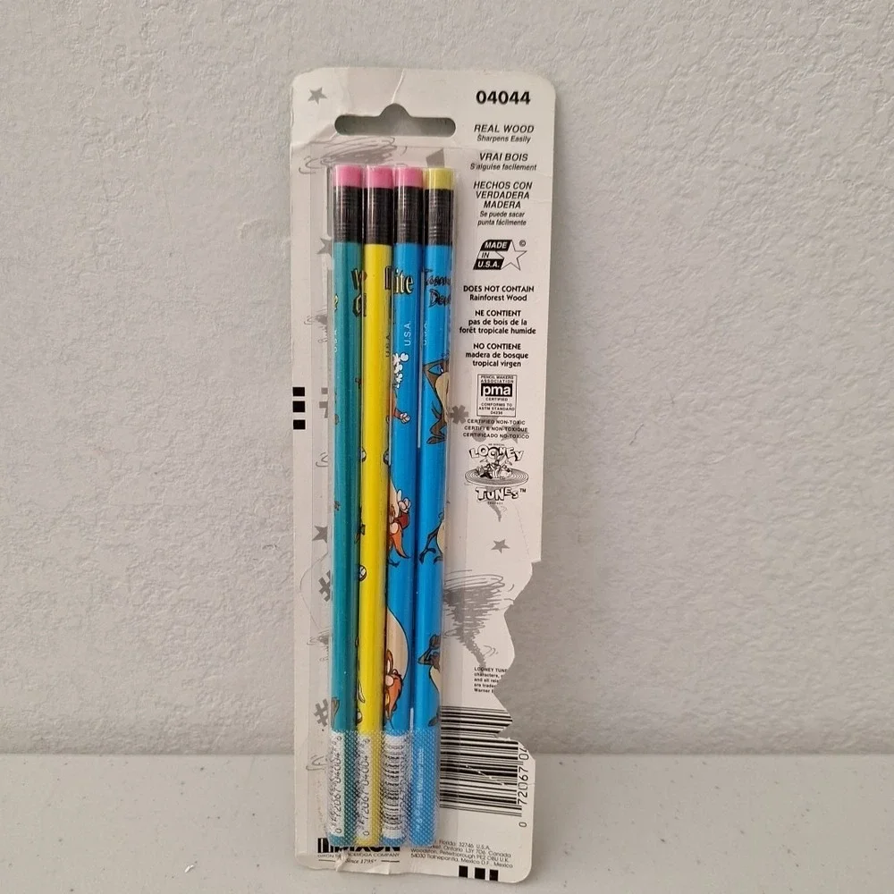 Vintage Looney Tunes Pencils 4 pack w/ Bookmark Warner Bros 1990s Made In USA